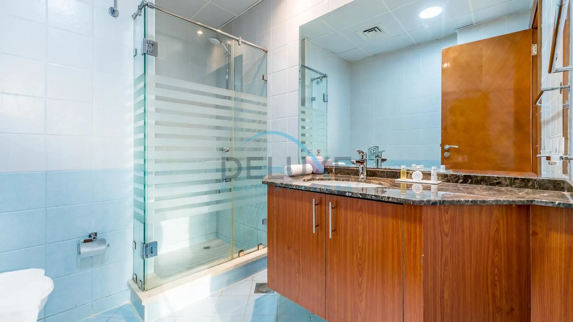 Stunning 2Br With Assistant Room In Mag 214, Jumeirah Lake Towers By Deluxe Holiday Homes Dubai Apartment