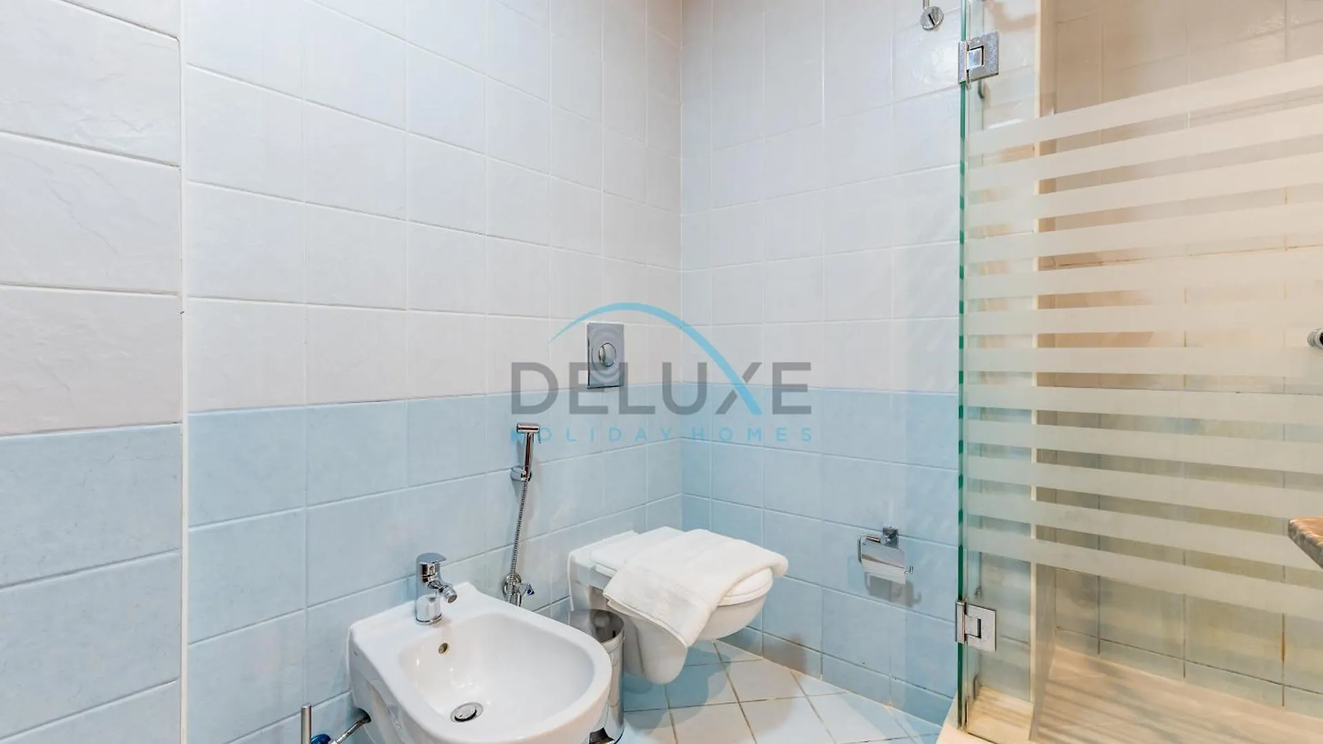 Stunning 2Br With Assistant Room In Mag 214, Jumeirah Lake Towers By Deluxe Holiday Homes Dubai