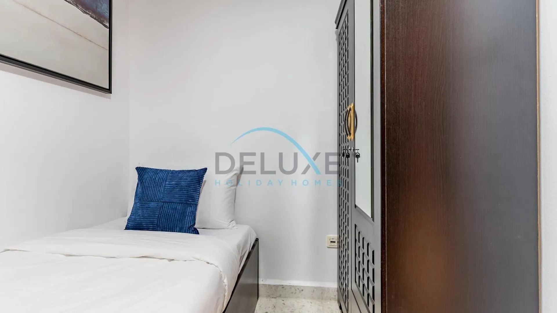 Apartment Stunning 2Br With Assistant Room In Mag 214, Jumeirah Lake Towers By Deluxe Holiday Homes Dubai