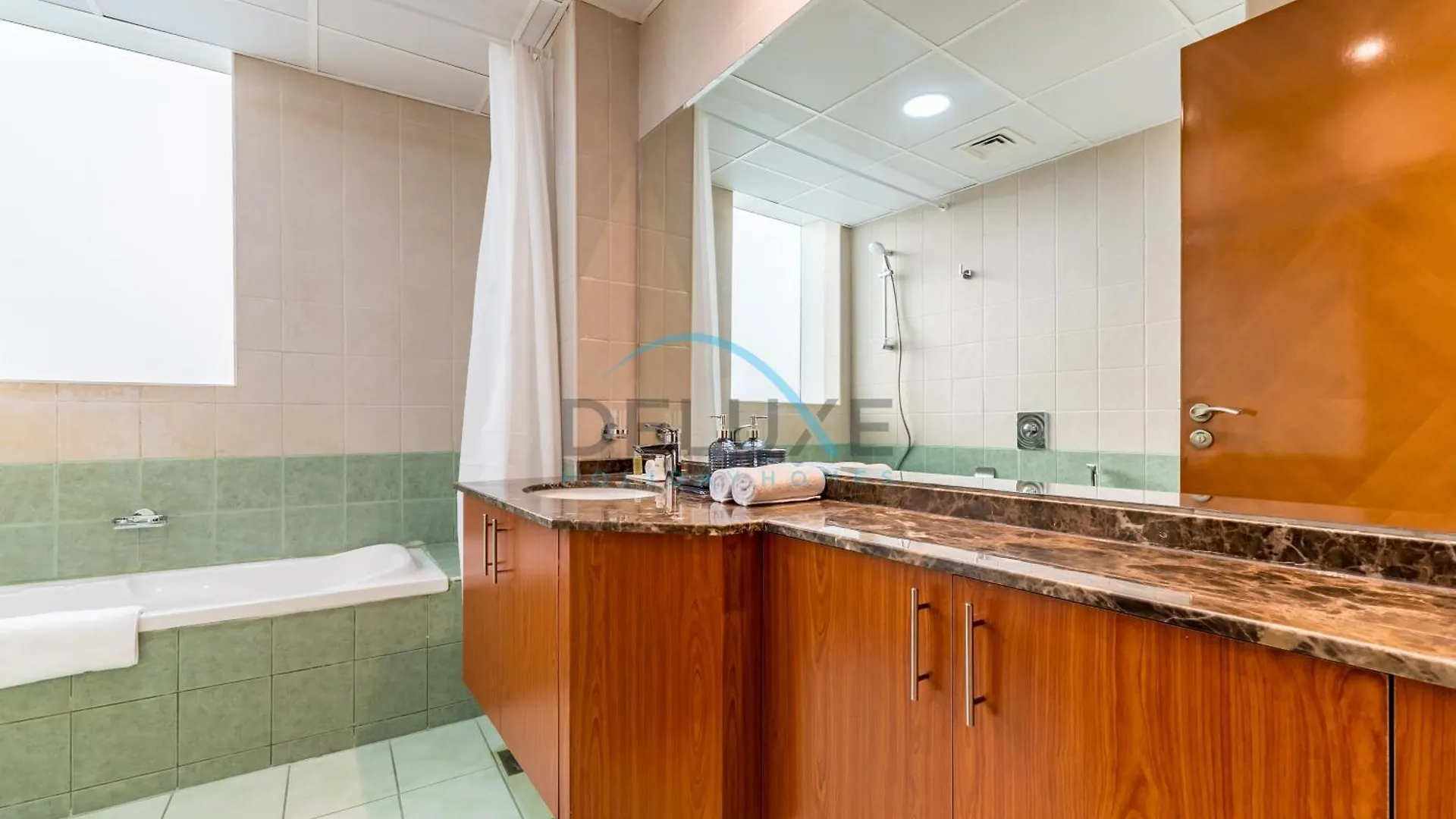 Apartment Stunning 2Br With Assistant Room In Mag 214, Jumeirah Lake Towers By Deluxe Holiday Homes Dubai