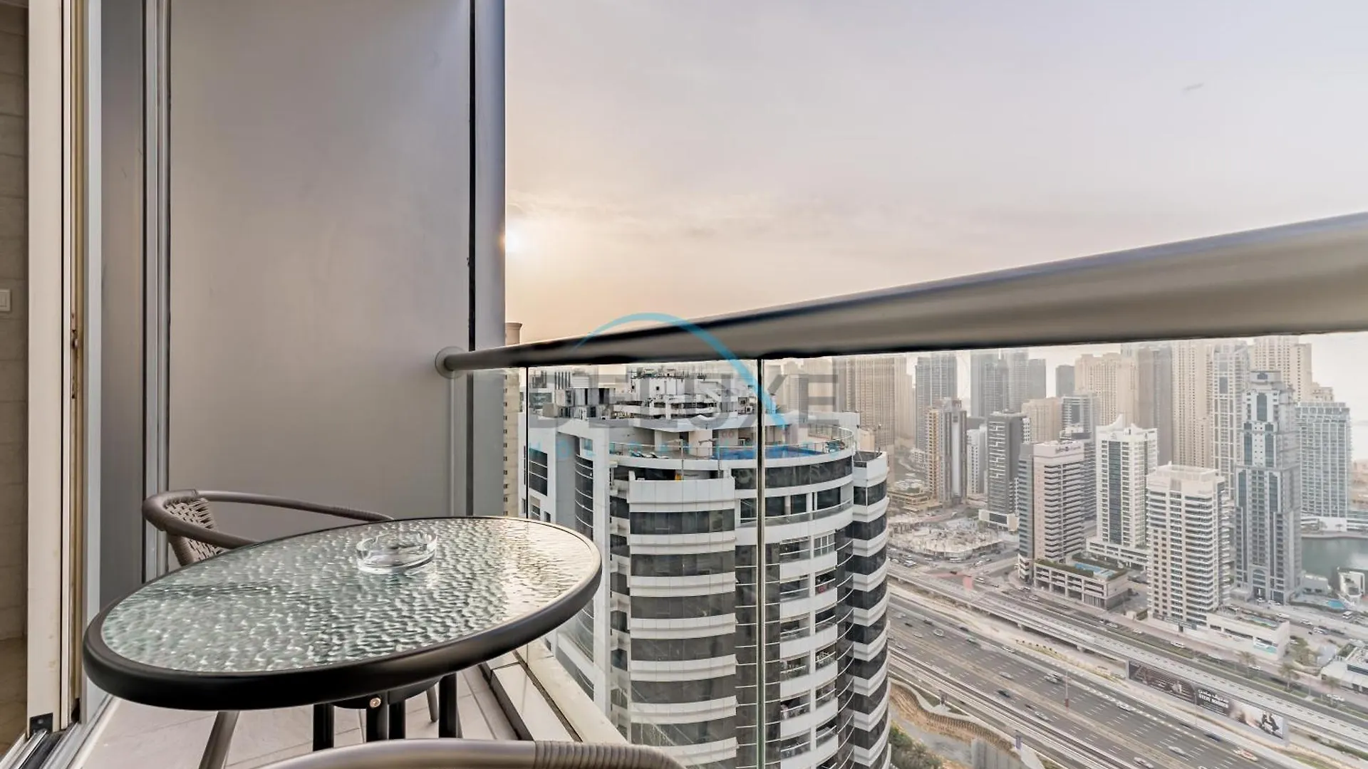 Stunning 2Br With Assistant Room In Mag 214, Jumeirah Lake Towers By Deluxe Holiday Homes Dubai 0*,