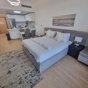 151 Jumeirah Gardens Appartamento